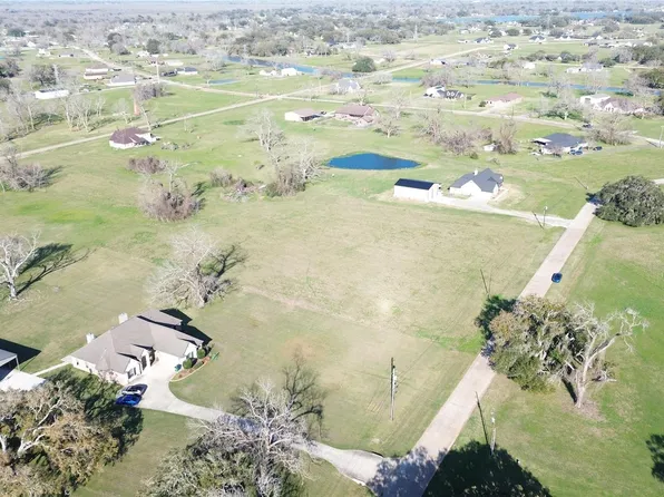 1532 Flintlock Ct, Angleton, TX 77515