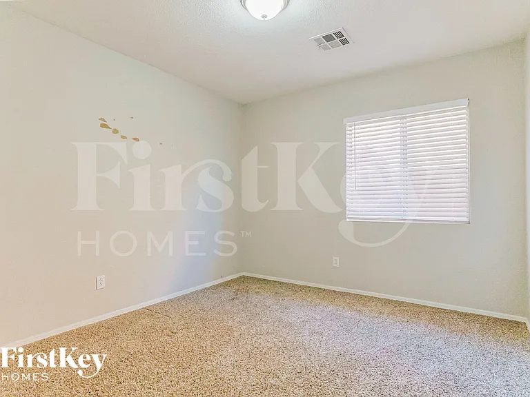 1380 W Gary Dr — Photo 13
