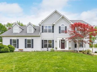 2768 Rising Meadow Dr, Akron, OH 44333