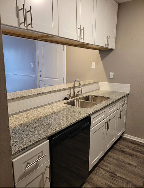 1st image of 1925 W Taylor St #133