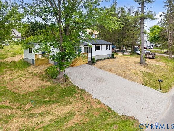 3rd image of 2244 Lakeview Dr