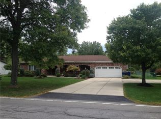 75 Haussauer Rd, Getzville, NY 14068