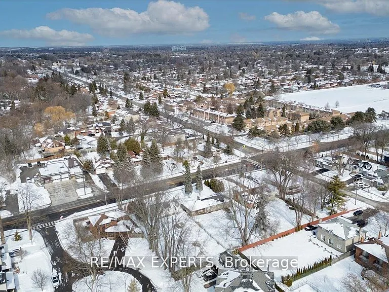 5323 Lawrence Ave E — Photo 11