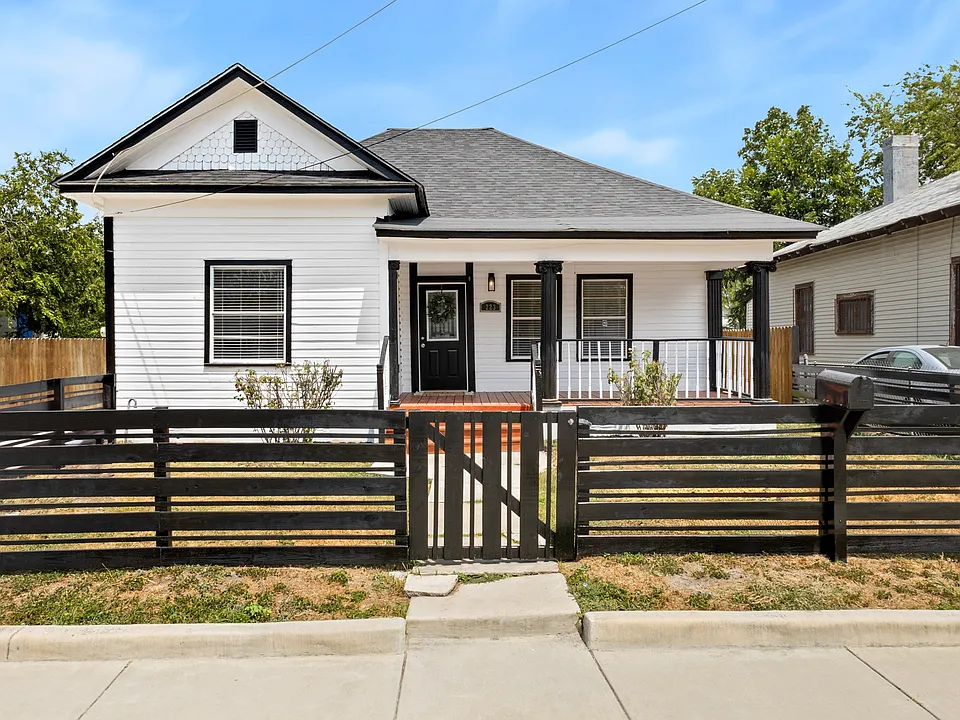 223 Porter St