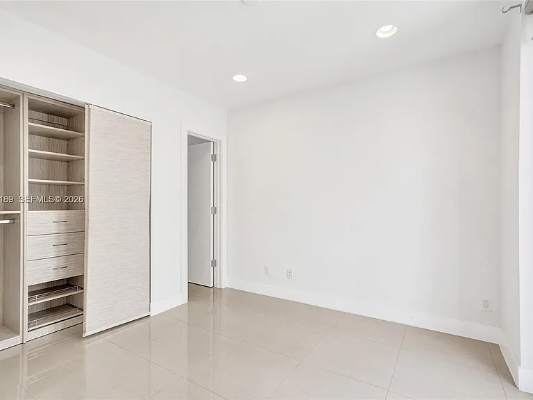 820 NE 7th St #G — Photo 36