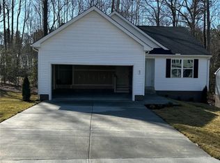 83 Highgate Dr, Hartfield, VA 23071