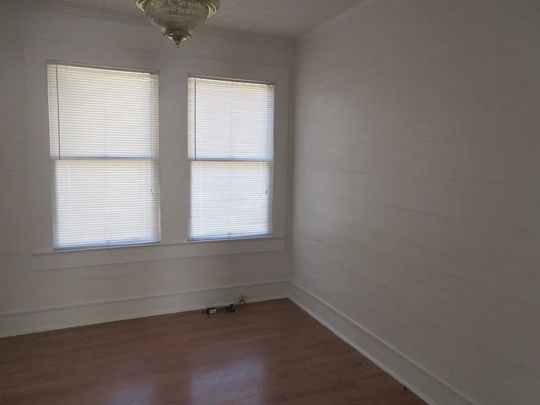 121 W Orange St — Photo 4