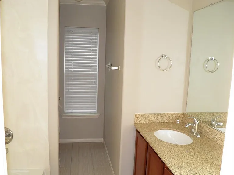 12827 Mills Breeze Dr — Photo 8