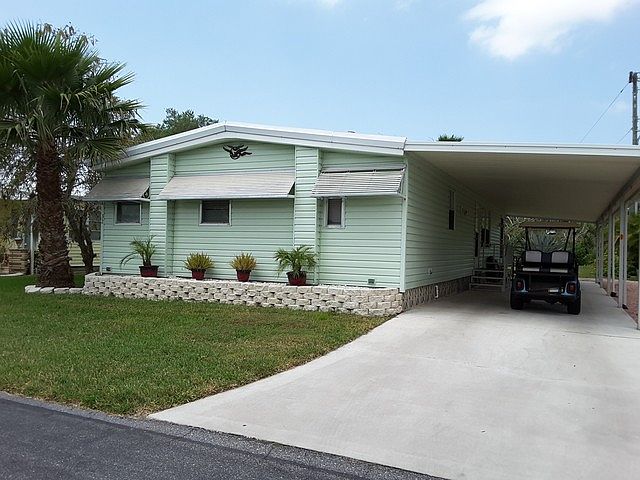 1st image of 32 Castle Dr