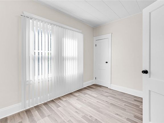 5th image of 13410 Kelso Ave