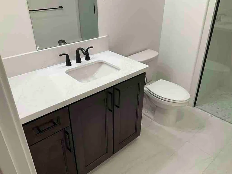 402 W Grand Ave #101 — Photo 11