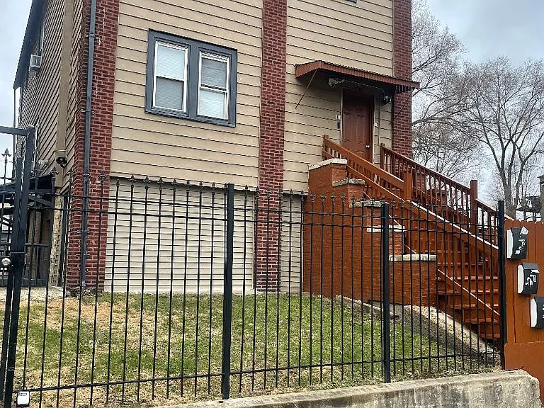 5918 S Calumet Ave #1 — Photo 1