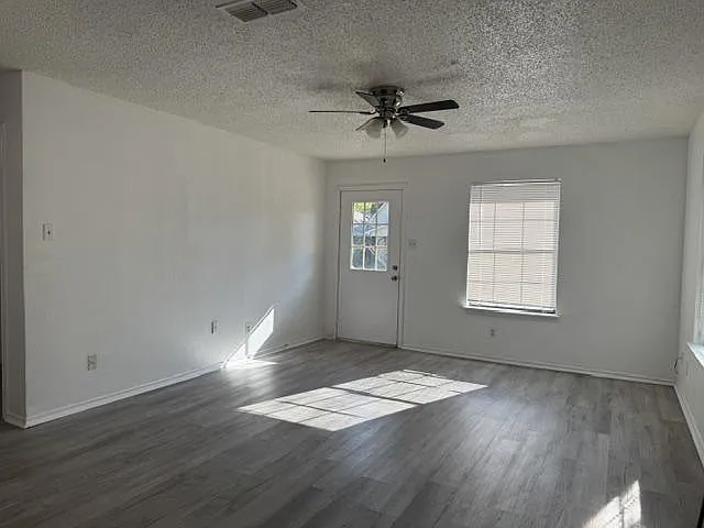 513 Rose St — Photo 4