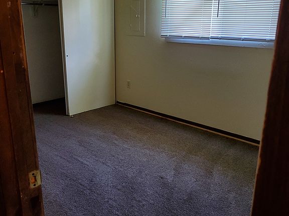 2nd image of 1336 Thurston St