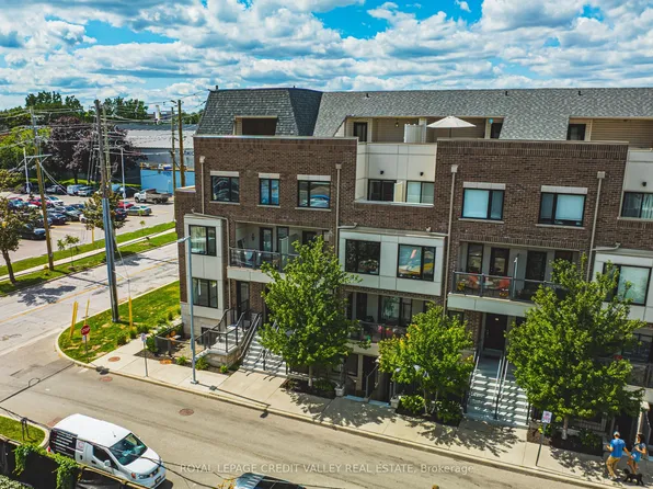 10 Drummond St #505, Toronto, ON M8V 1Y8