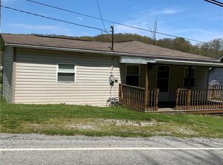 599 Lone Pine Rd, Washington, PA 15301