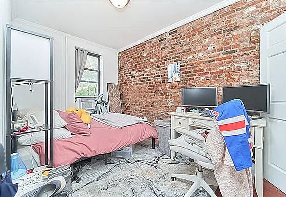4th image of 504 E 12th St APT 13
