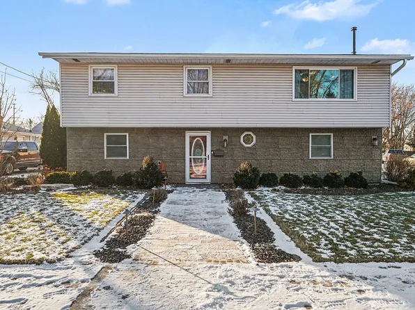 8424 Johnston St, Highland, IN 46322