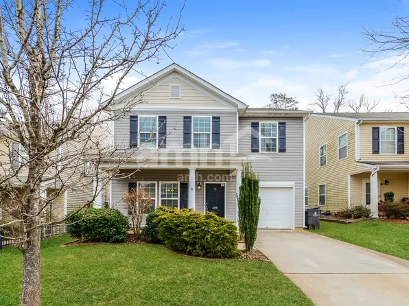 4275 Oak Pointe Dr, Winston Salem, NC 27105