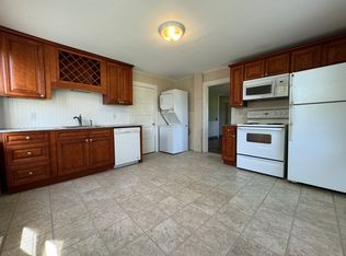 46 Old Amherst Rd #1, Sunderland, MA 01375