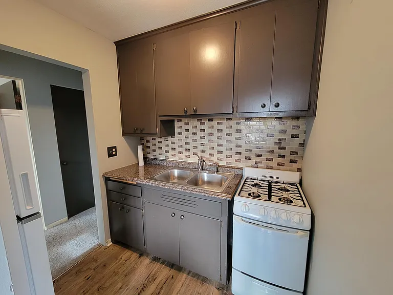 5025 University Ave NE #10 — Photo 9
