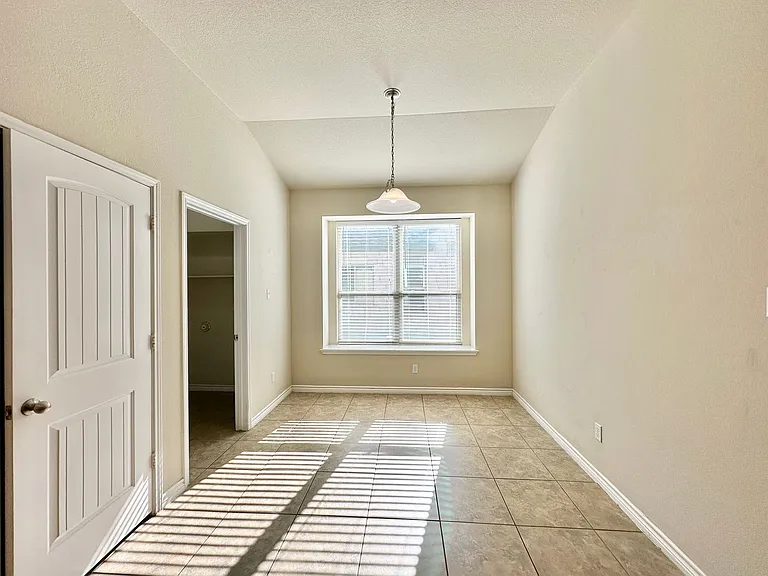 3383 Vineyard Trl — Photo 18