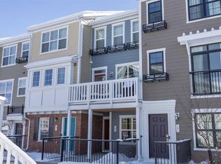 10 SE Sherwood Row NW, Calgary, AB T3R0X1