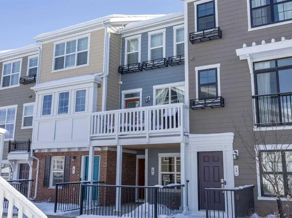 10 SE Sherwood Row NW, Calgary, AB T3R 0X1