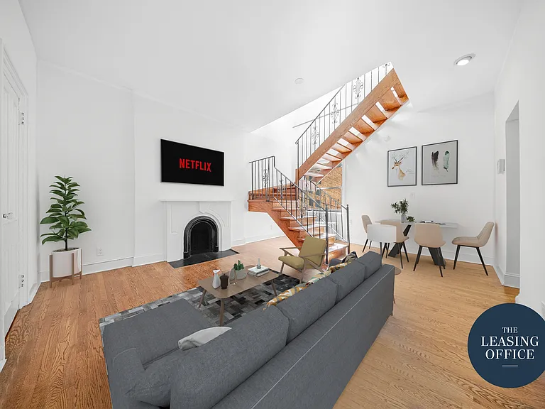 118 E 18th St #8 — Photo 1