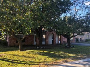 160 Lilac Ln, Azle, TX 76020