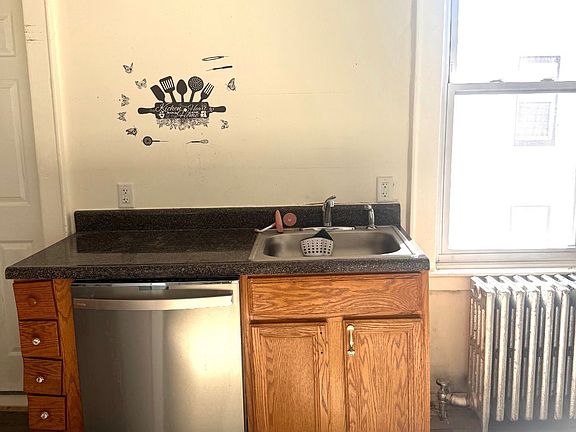 4th image of 988 Stuyvesant Ave #2R