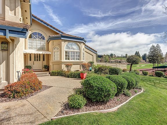 3rd image of 3760 Deer Trail Dr