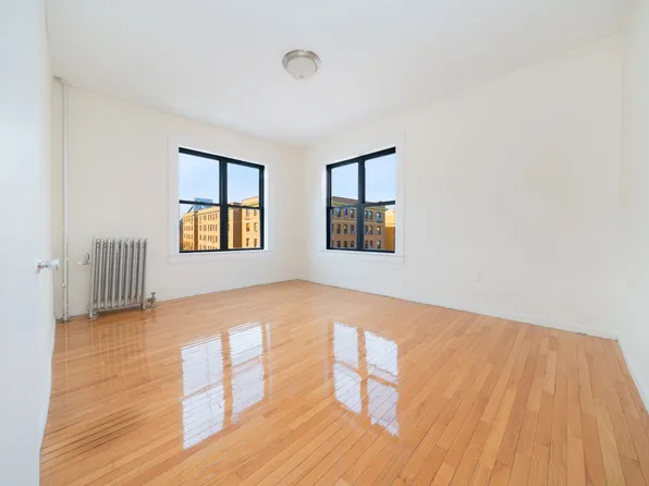 350 Fort Washington Avenue image 1 of 10