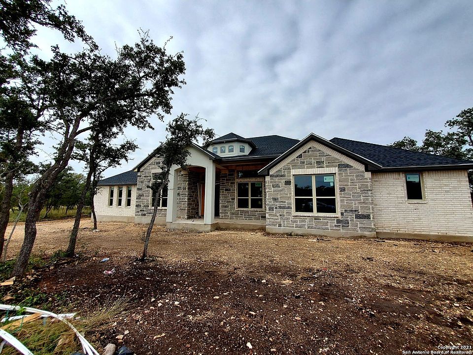 1st image of 275 Bauer Ln