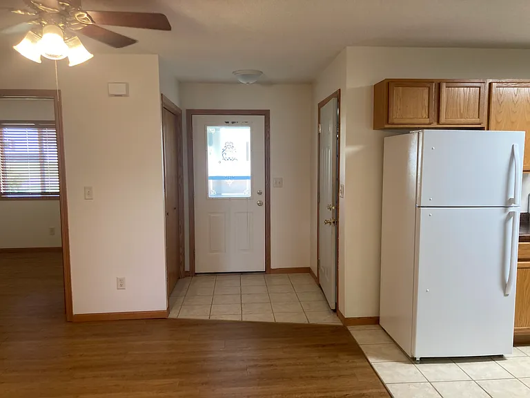 209-211 Poplar Ave — Photo 8