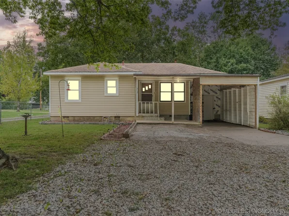 712 S Pecan St, Nowata, OK 74048