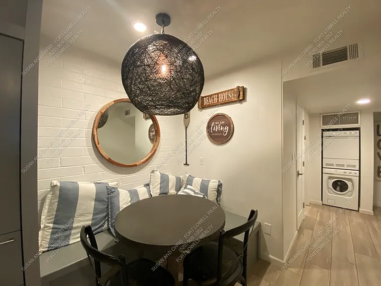 1 and 2 Bedrooms Great Location with Community Pool and Onsite Laundry! 1/2 of Mile from U of A — Photo 19