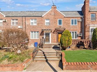 6935 173rd St, Fresh Meadows, NY 11365