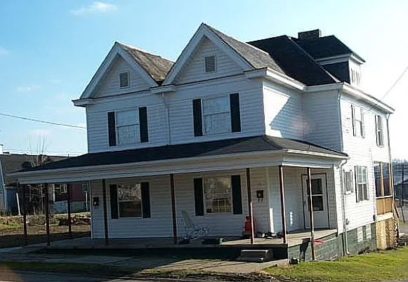 3 bed, 1510 sqft, $920 — Photo 1