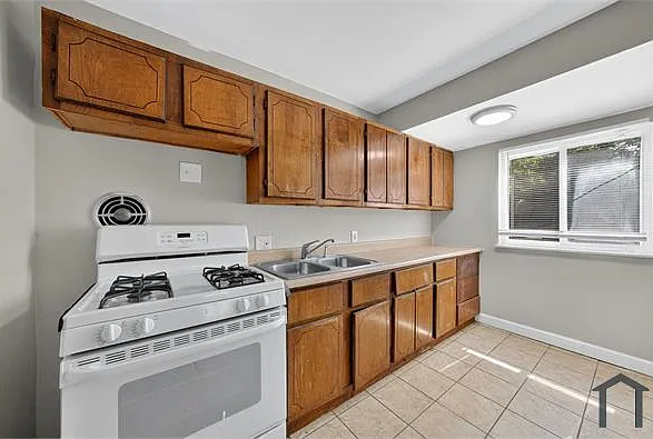 10772 Spring Garden Dr — Photo 8