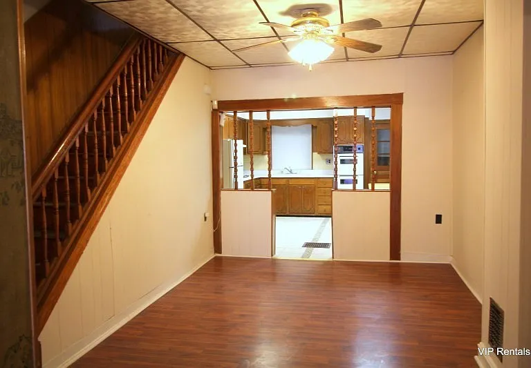 113 N Clinton St — Photo 2