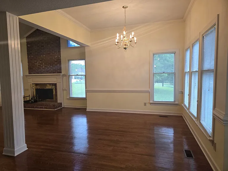 215 Mill Pond Rd — Photo 8