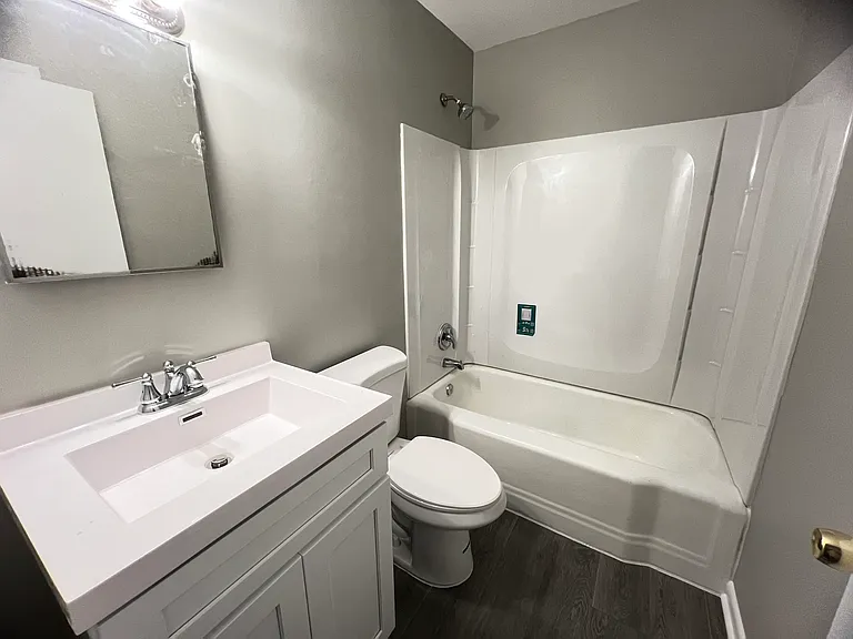 918 Durham St — Photo 10