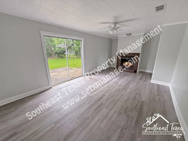 3 bed, 2.0 bath, 1324 sqft, $1,500 — Photo 2