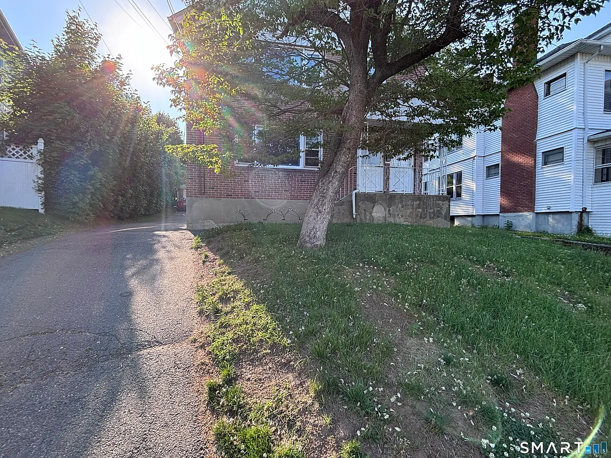 Building Photo - 95-97 Grandview Ter