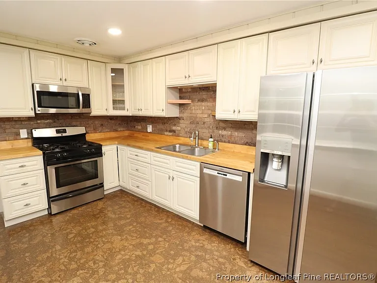 1009 Dogwood Ln — Photo 19