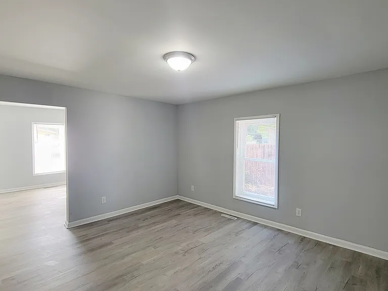 215 Foy Ave — Photo 12