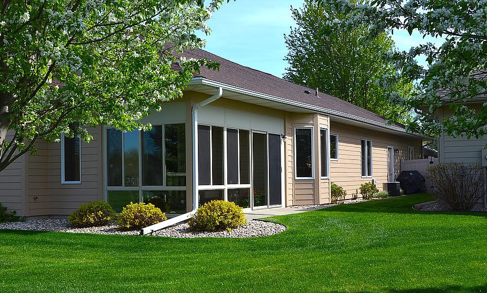 1st image of 732 E Greenbrier Pl