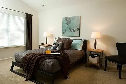 3 bed, 2.5 bath, 1400 sqft, $1,995 — Photo 4