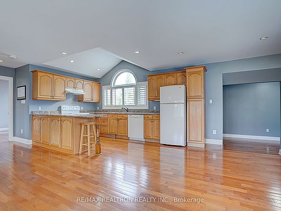 4th image of 99 Hurd St Unit 2